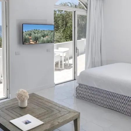Relais Blu 4*