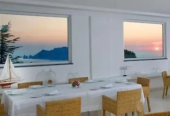 Relais Blu 4*