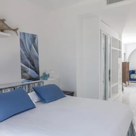 Relais Blu 4*