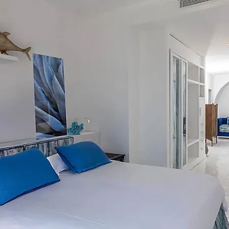 Relais Blu 4*