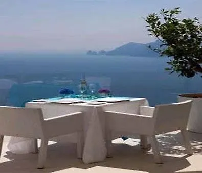 Relais Blu 4*