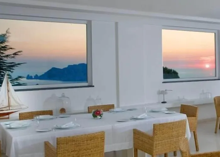 Relais Blu Масса-Лубренсе